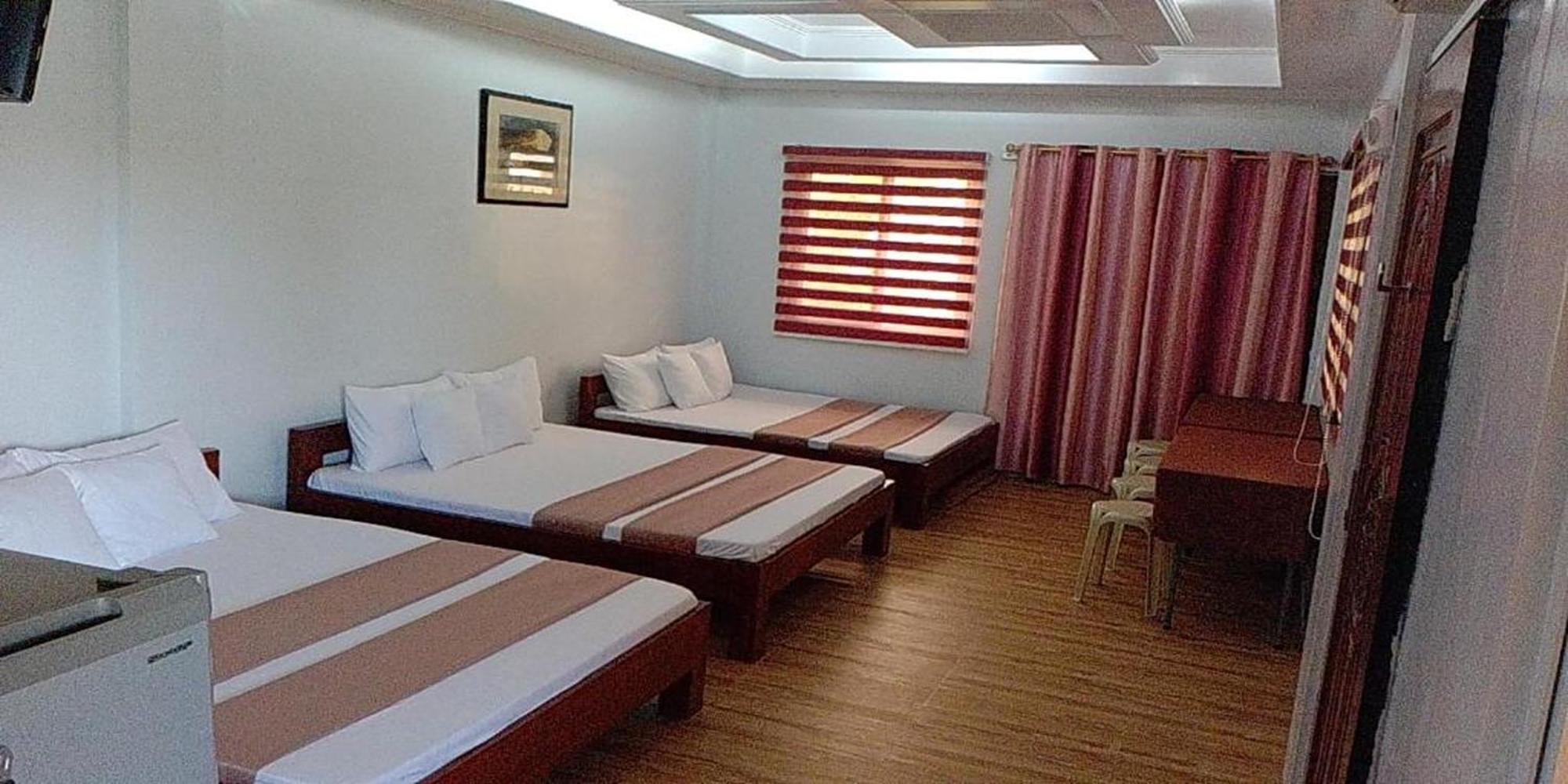 Hotel Fnt Transient House Near Hundred Islands Alaminos Exterior foto
