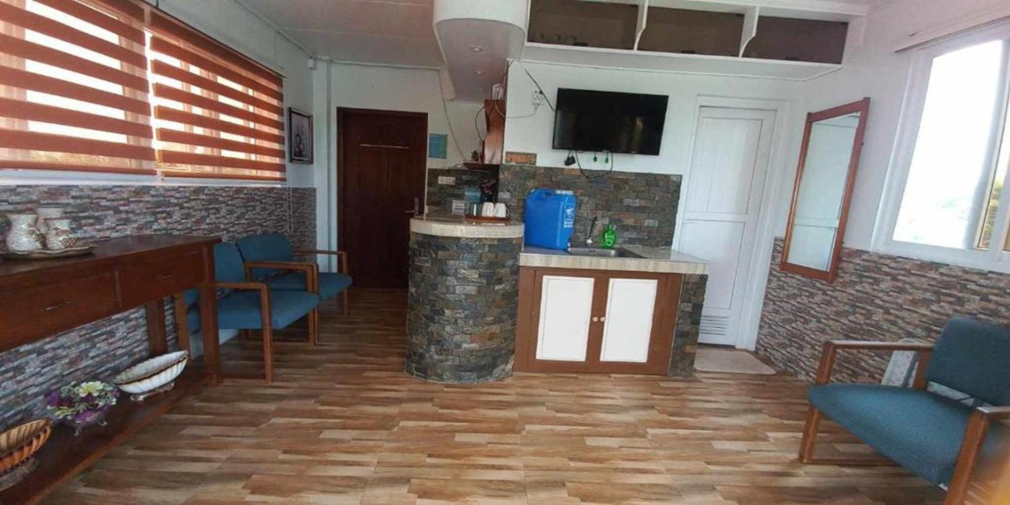 Hotel Fnt Transient House Near Hundred Islands Alaminos Exterior foto