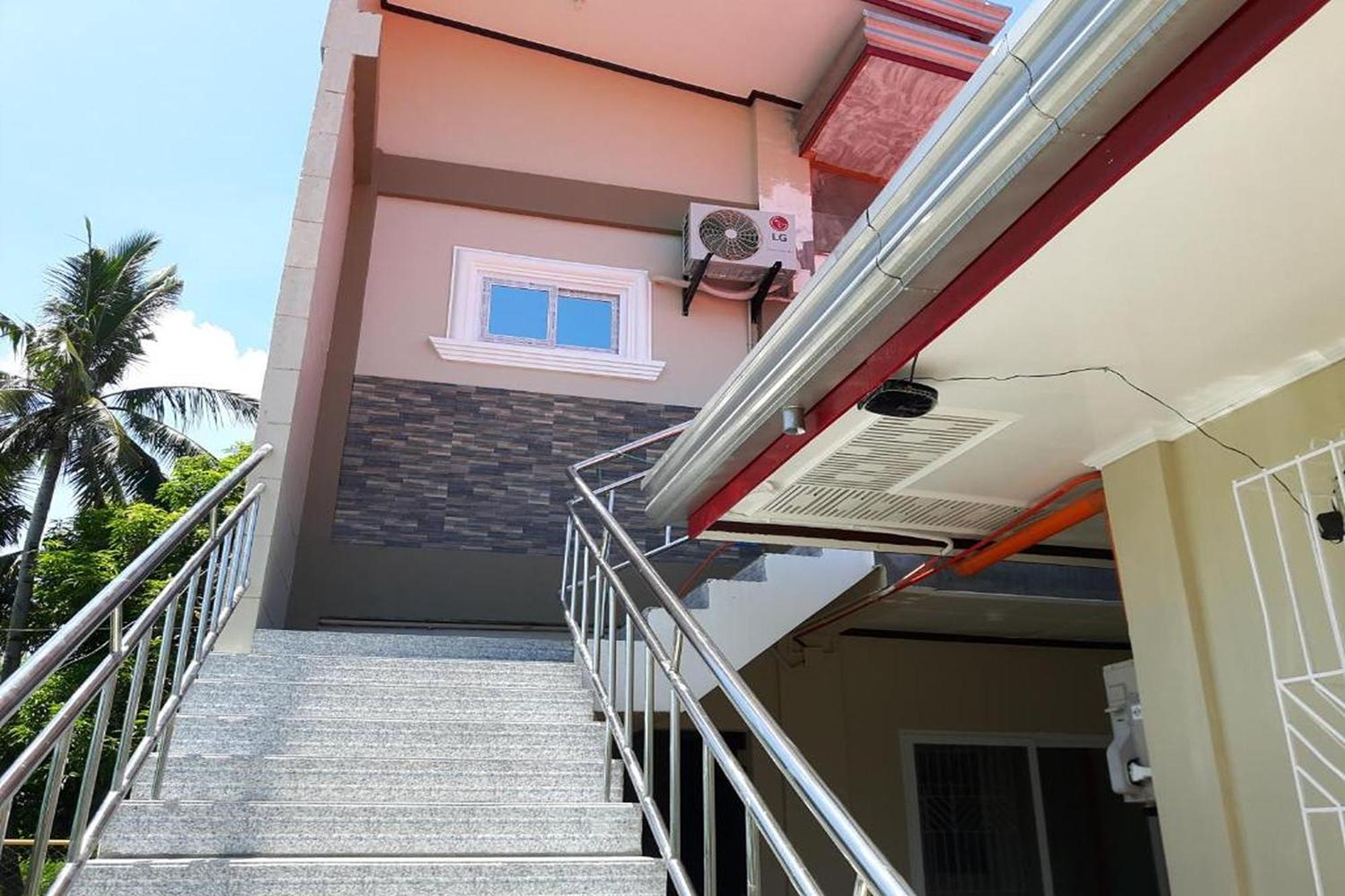 Hotel Fnt Transient House Near Hundred Islands Alaminos Exterior foto